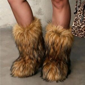 Faux Fur Women's Boots - Brown